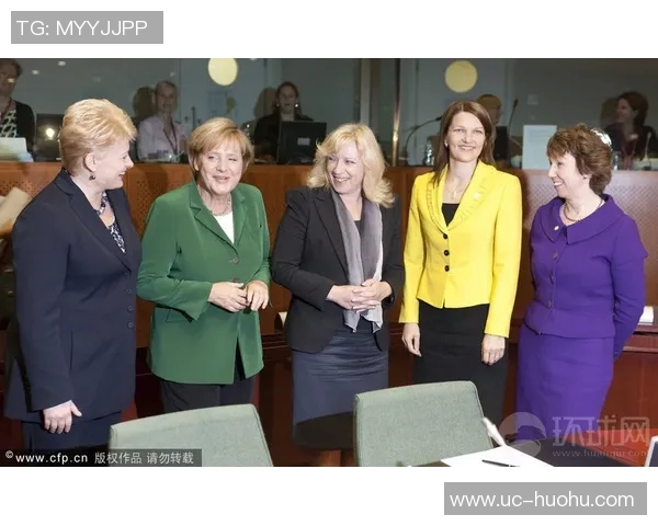 罗马诺与菲米亲密合影赞其场上表现与场下魅力并存